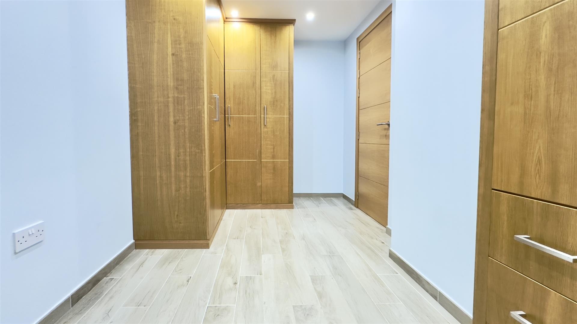 Image of Apartment - 2 Bedrooms - 1 Bathrooms for Sale in Beach View Terraces-Gibraltar, Image 6